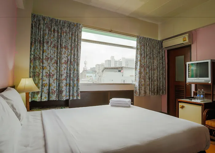 Ruamchitt Travelodge 曼谷