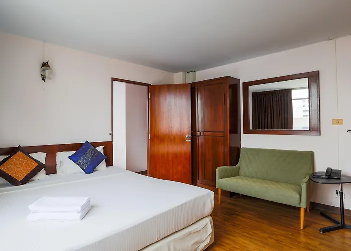 酒店 Ruamchitt Travelodge 3*