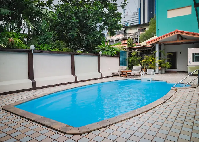 Ruamchitt Travelodge 3* 曼谷
