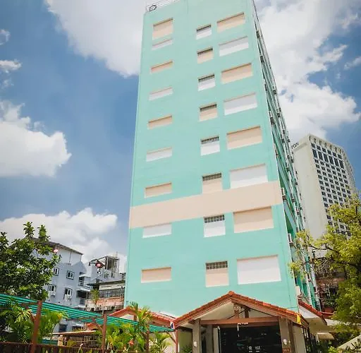 Ruamchitt Travelodge 3* 曼谷