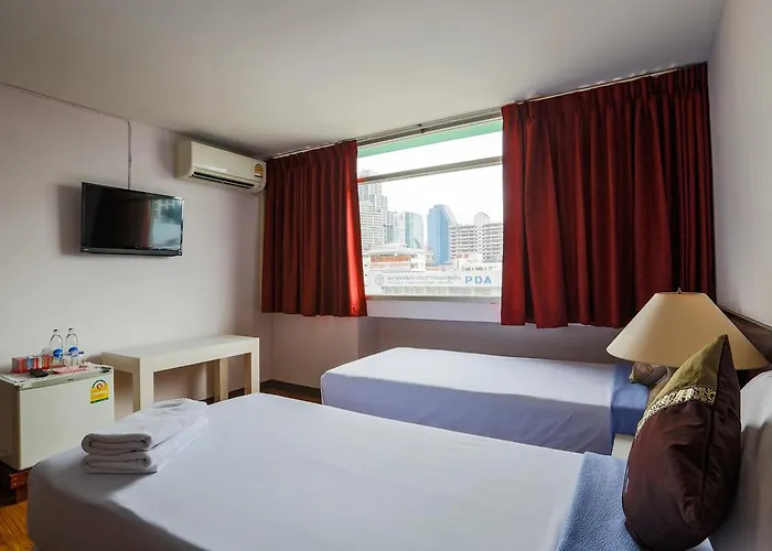 酒店 Ruamchitt Travelodge 3*