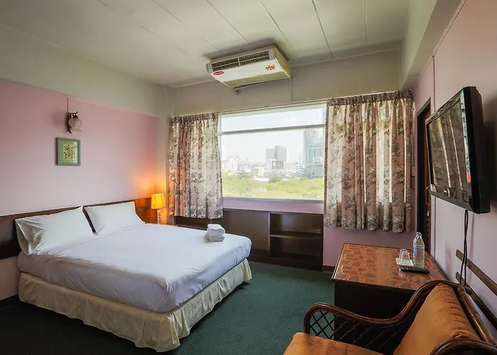 Ruamchitt Travelodge 3* 曼谷